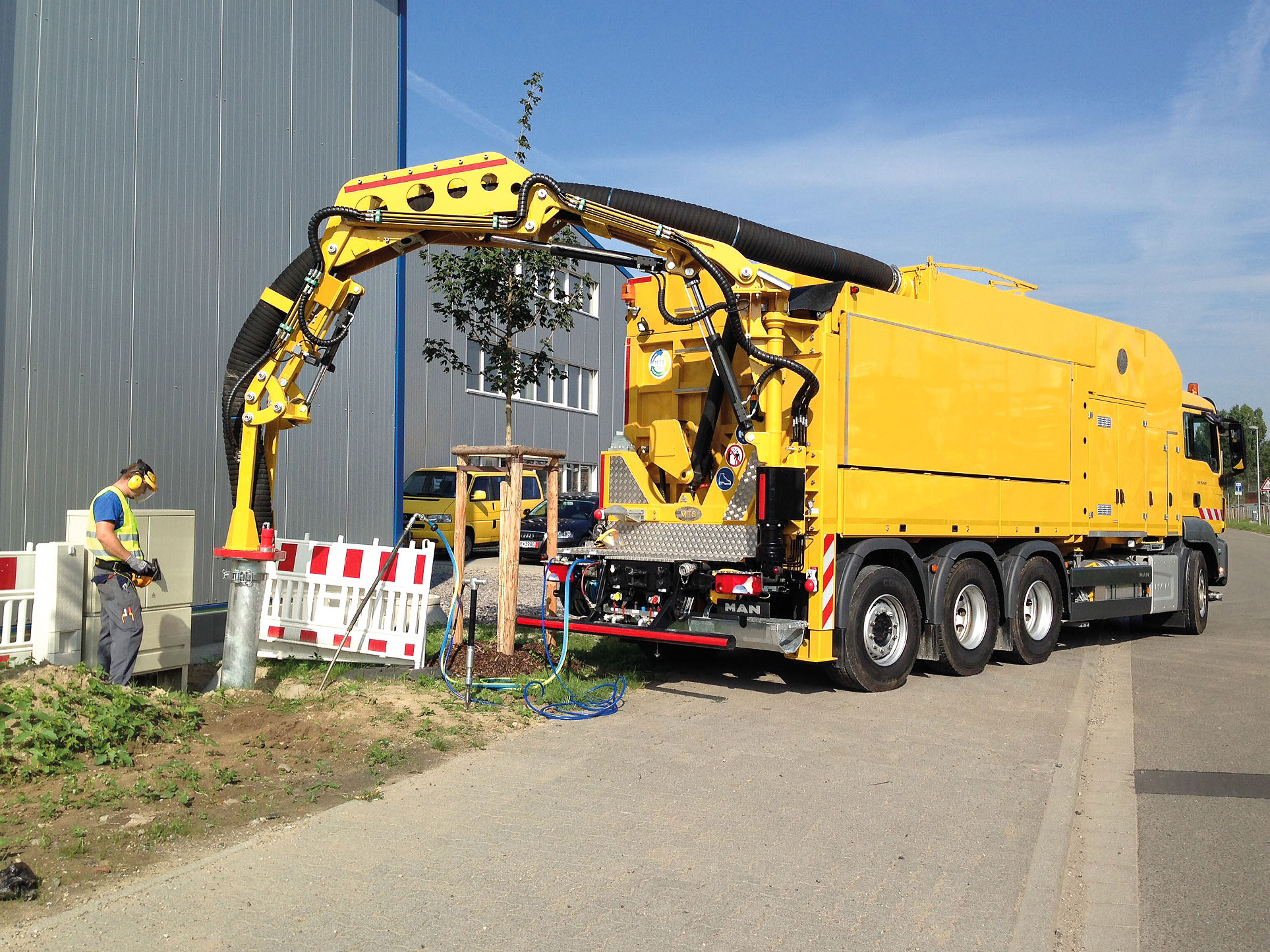  Leitungsbau ist ein typisches Einsatzgebiet für einen Saugbagger von MTS