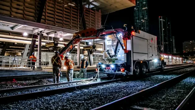 Zeitkritische Arbeiten im Gleisbau sind mit dem MTS DINO schnell erledigt.